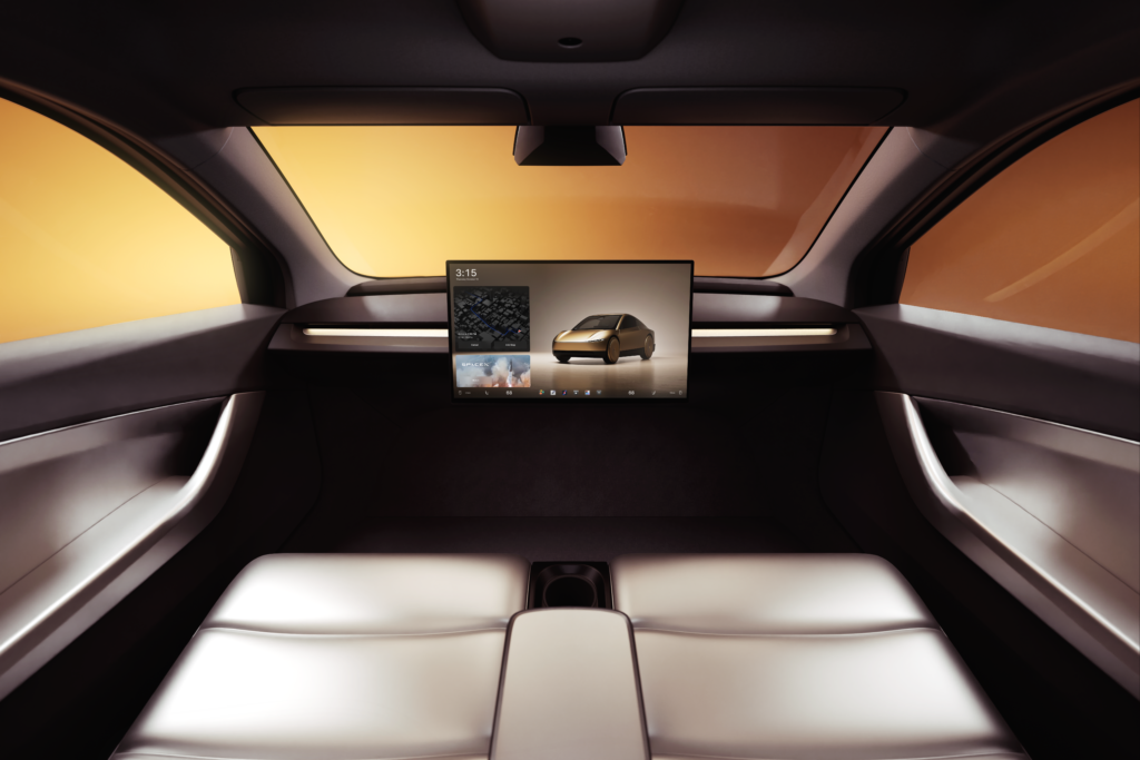 Tesla interiør med digital skærm og bagsæde